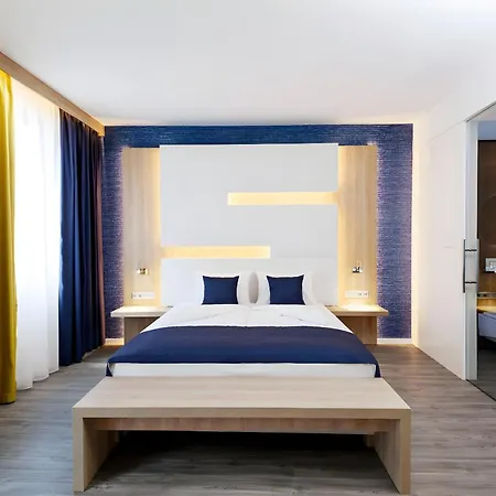 Kvi - The Smart 4*